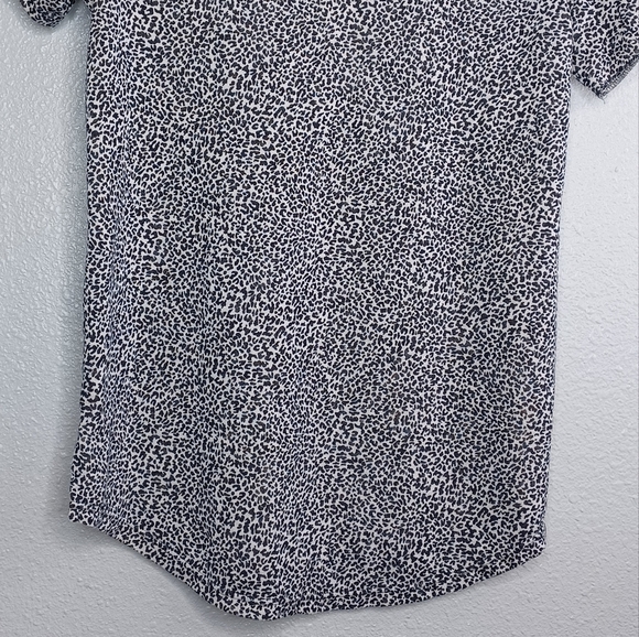 Athleta Breezy Scoop V-Neck Tee - Micro Cheetah Print Black/Taupe - Picture 6 of 13